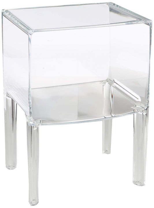 Kartell Small Ghost Buster Beistelltisch - Glasklar. Quadratischer, transparenter Tisch. Dient als Ablage neben Möbeln.