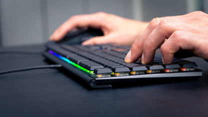 CHERRY MX 10.0N RGB Flache Gaming-Tastatur - EU-Layout, Schwarz