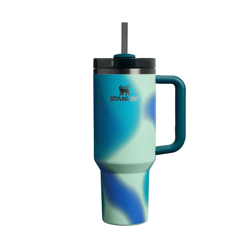 STANLEY 1913 Quencher H2.0 Flowstate Thermobecher 1.2 L mit Strohhalm aus Edelstahl in Coastal Teal Motion