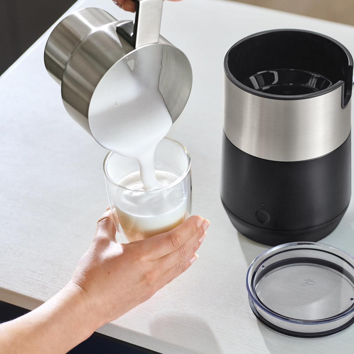 Tchibo Induktions-Milchaufschäumer – Cremeweiss –