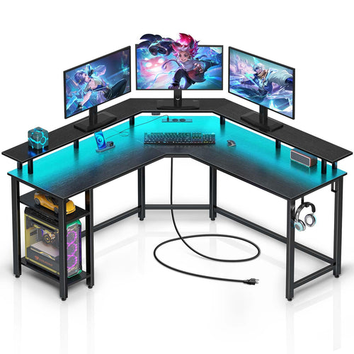 Rolanstar L-Eckschreibtisch – RGB-LED & Steckdosen 135 cm. Optimiert Arbeits- und Gaming-Setups mit Beleuchtung und Stromversorgung.