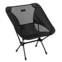 Helinox Chair One Leichtgewicht Outdoor Faltstuhl - All Black. Kompakter, schwarzer Faltstuhl mit schwarzem Gestell. Ermöglicht mobiles Sitzen im Freien.