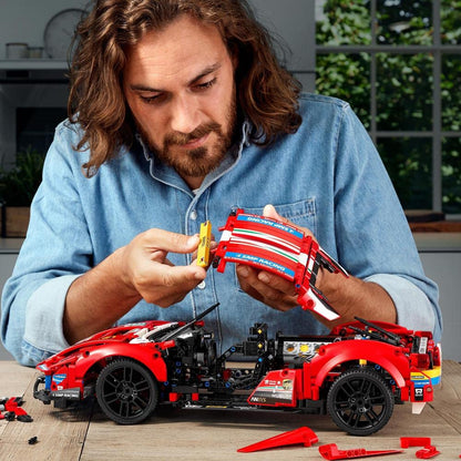 LEGO Technic 42125 Ferrari 488 GTE AF Corse #51 Rennwagen Modell