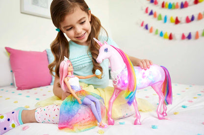 Barbie Dreamtopia Magisches Zauberlicht Einhorn – Spielset GWM78