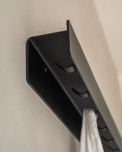 Kazai Kian Garderobe mit versteckten Haken & Ablage – Schwarz