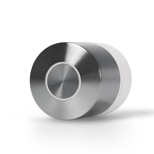 Nuki Smart Lock Pro Elektronisches Türschloss – WLAN Matter, weißes, ovales Zylinderschloss zur smarten Türsteuerung.