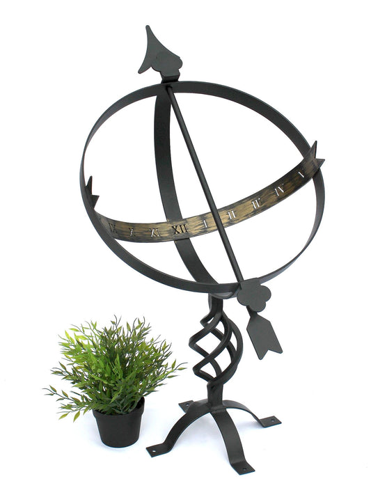 DanDiBo Sonnenuhr Garten Schwarz 70 cm Schmiedeeisen. Die schwarze Schmiedeeisen-Sonnenuhr misst per Gnomon und Schatten die Zeit im Garten.