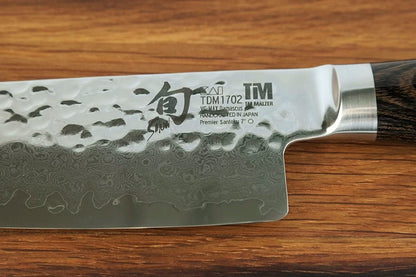 Kai Shun Tim Mälzer Premier Santokumesser TDM 1702 mit Schneidebrett