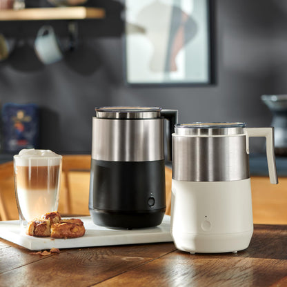 Tchibo Induktions-Milchaufschäumer für warmen & kalten Milchschaum – Cremeweiss