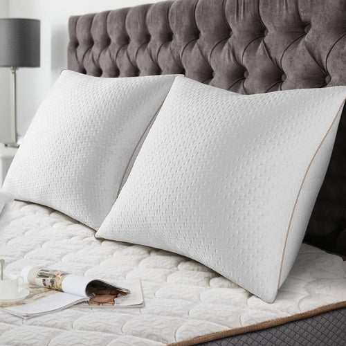 BedStory Kopfkissen 80x80 2er Set Bambus Mikrofaser. Zwei weiße Bambus-Mikrofaser-Kissen stützen Kopf und Nacken im Schlaf.