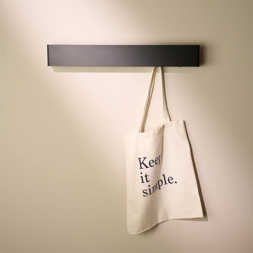Designfabrik Hamburg Wandgarderobe schwarz 57 cm, versteckte Haken aus Aluminium, schlanke Bauform