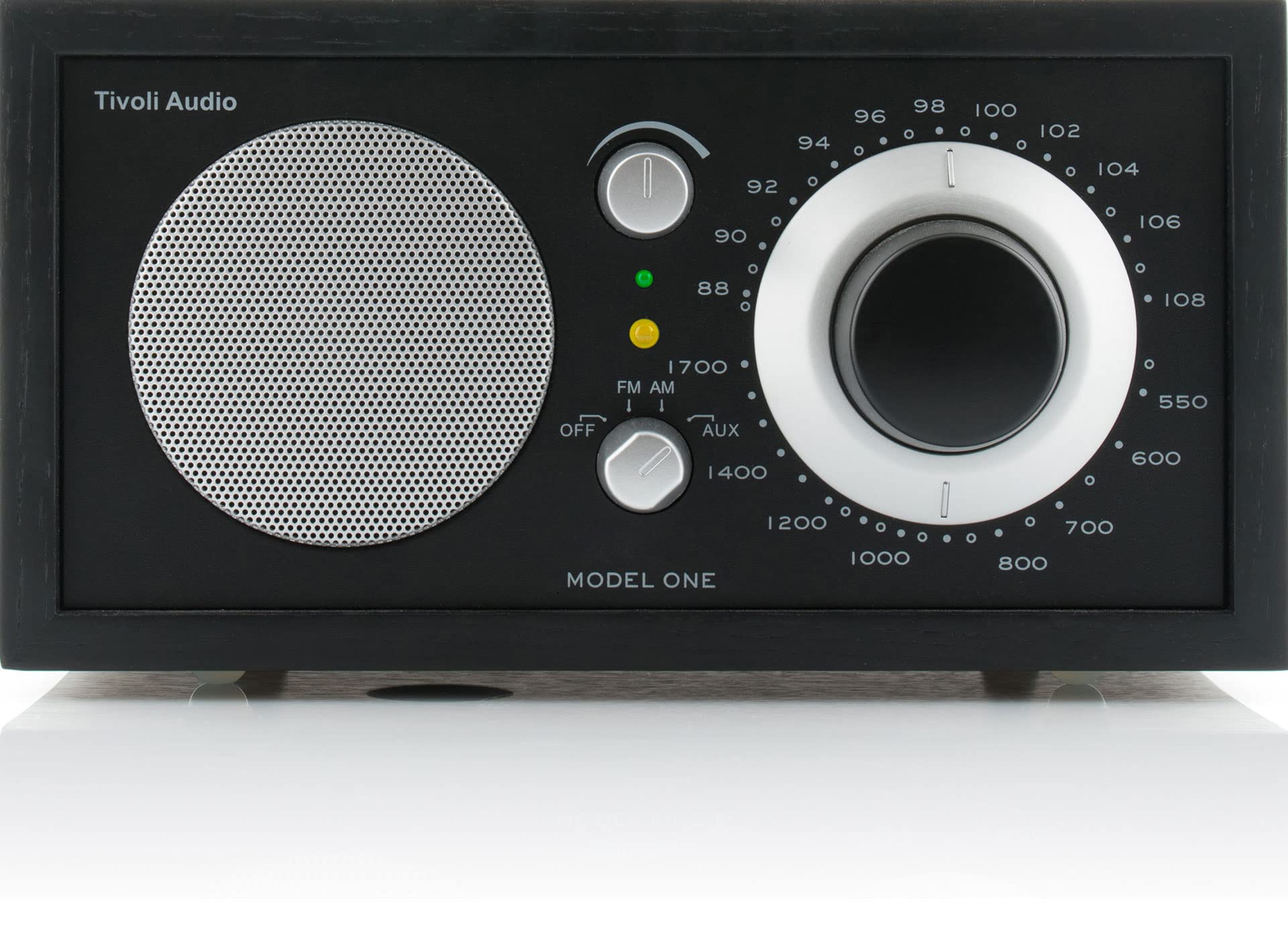 Tivoli Audio Model One UKW/MW Tischradio – Schwarz/Silber. Kompaktes, rechteckiges UKW/MW-Radio zur Audiowiedergabe.