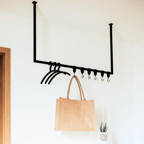 Homemetall Kleiderstange Deckenmontage Schwarz B60xH60cm. Schwarze Metallstange zur Deckenmontage. Ermöglicht ordentliches Aufhängen von Kleidung.