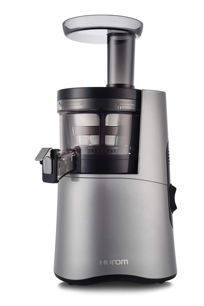 HUROM H-AA Slow Juicer Kaltpressentsafter – Dunkelsilber, vertikales Gerät. Entsaftet Obst & Gemüse schonend.