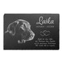 Paule Black Schiefer Tiergrabstein, personalisierte Gedenktafel 30x20 – Schieferplatte mit Bruchkante und Lasergravur