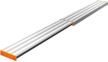 Layher 1351290 Alu-Telesteg – max. 2.90 m ausziehbar. Silberne, ausziehbare Alu-Plattform als Arbeitsbrücke im Gerüstbau.