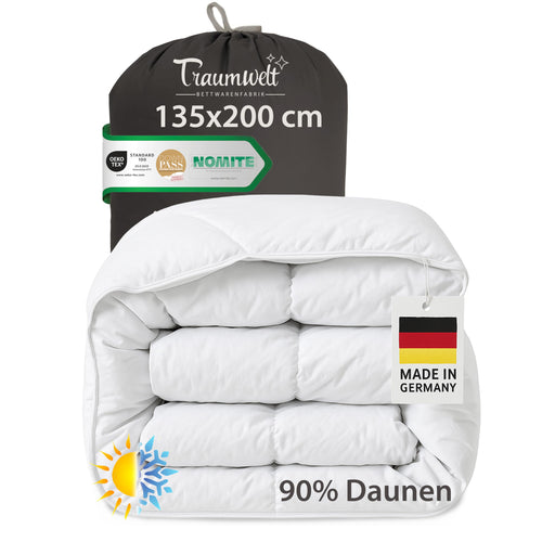 Traumwelt Natur Daunendecke 90/10 Ganzjahr 135x200 cm. Weiße, rechteckige Decke für ganzjährigen Schlafkomfort.