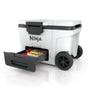 Ninja FrostVault Kühlbox mit Rollen, 42 l, Wolkenweiss, FB245EUWH – Isolierbox zur Kühlung von Getränken und Lebensmitteln