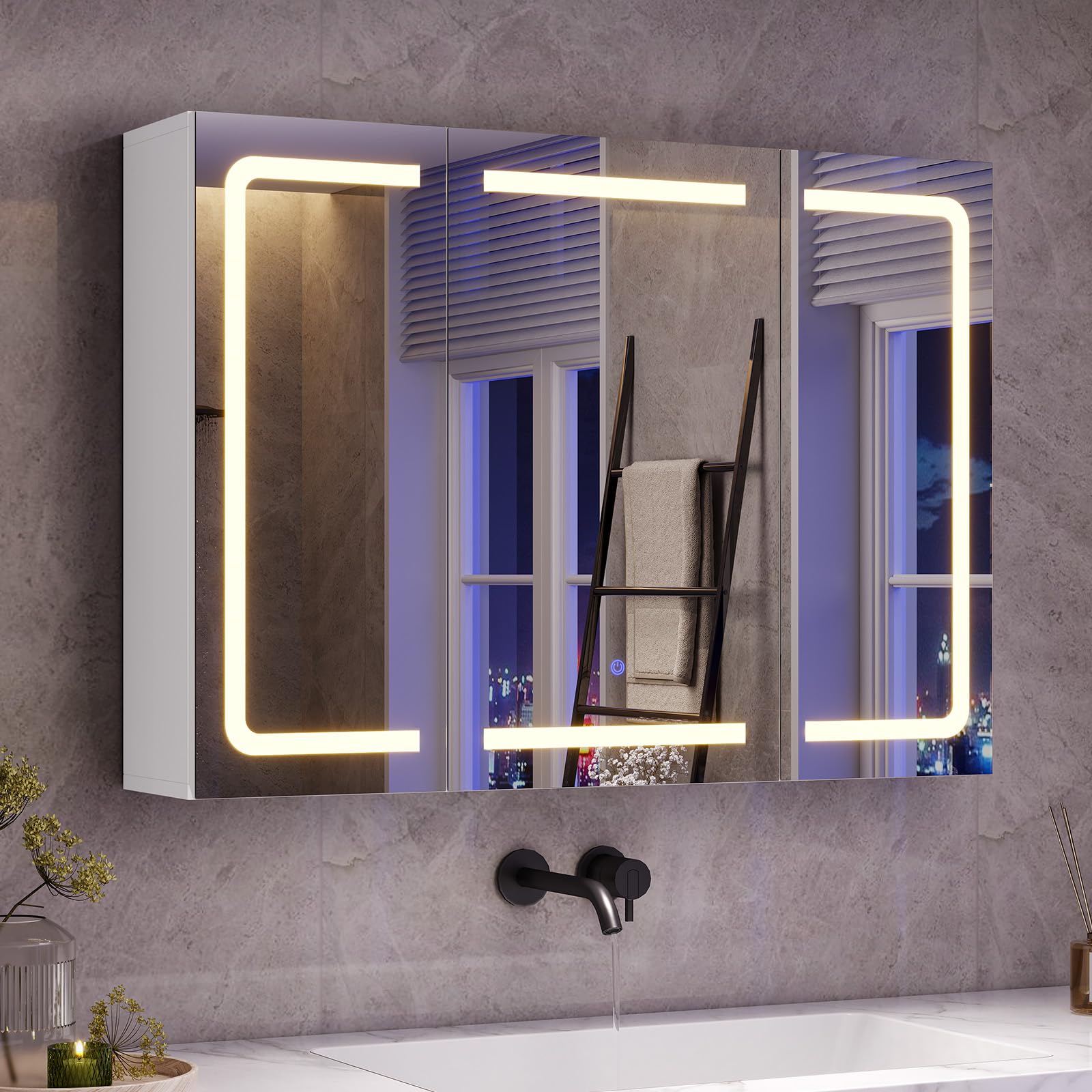 mojiasion Spiegelschrank mit LED-Beleuchtung, Steckdose, 60×80 cm – dreitüriger Badezimmerschrank aus MDF