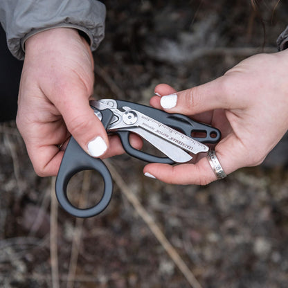 Leatherman Raptor Rescue Notfallschere mit Gurtschneider - Rot/Schwarz