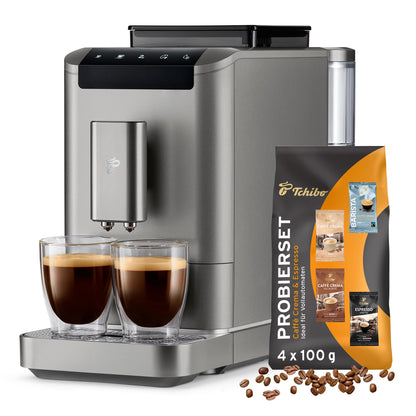 Tchibo Esperto2 Caffè Kaffeevollautomat - Titanium Silver. Kompakter Vollautomat in Titanium Silver. Bereitet Espresso und Kaffeespezialitäten frisch zu.