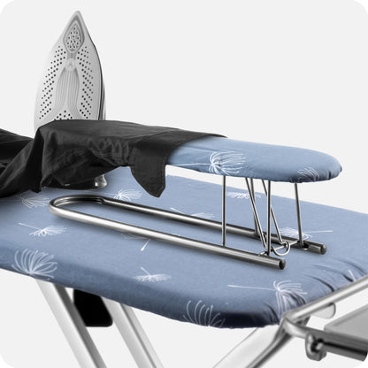 KADAX Bügelbrett mit Ärmelbrett, Steckdose – Dunkelblau