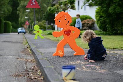 StreetBuddy Warnfigur Kindersicherheit – Achtung langsam Fahren (2er Weiss)