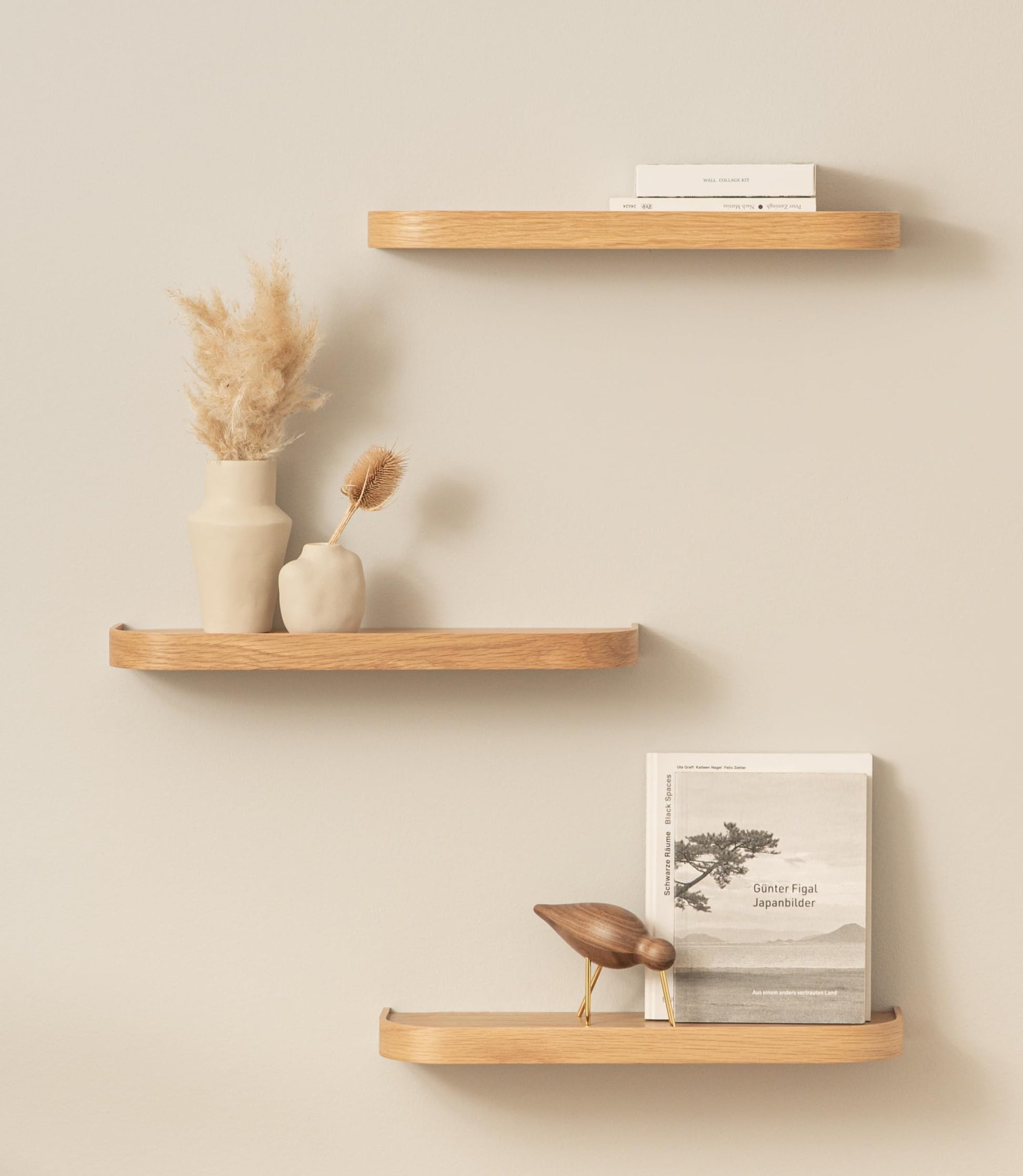 Kazai.® Wandregal-Set 'Toke' Eiche – 3 schwebende Holzregale. Rechteckige Eichenholz-Planken. Zur Wandmontage, bietet Ablagefläche.