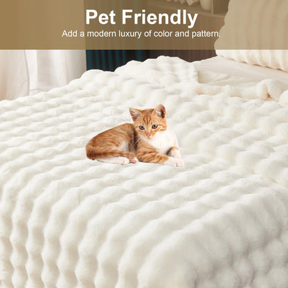 ComfortDeluxe Kaninchen Plüsch Kuscheldecke - Weiss 160x200cm