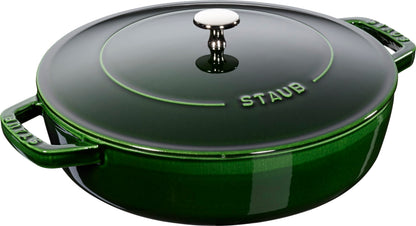 STAUB Gusseisen Bräter Chistera Rund 28 cm - Basilikumgrün. Gusseisen-Bräter mit Chistera-Noppenstruktur im Deckel zum Schmoren und Braten.