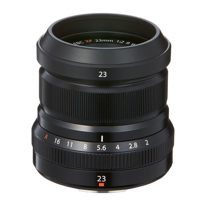 Fujifilm Fujinon XF 23mm F2 R WR Objektiv - Schwarz. Schwarzes Weitwinkelobjektiv für X-Mount-Kameras. Ermöglicht autofokussierte Aufnahmen.