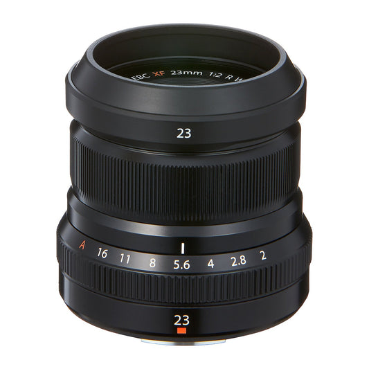 Fujifilm Fujinon XF 23mm F2 R WR Objektiv - Schwarz. Schwarzes Weitwinkelobjektiv für X-Mount-Kameras. Ermöglicht autofokussierte Aufnahmen.
