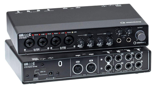 Steinberg UR44C USB 3.0 Audio-Interface – Musikproduktion. Schwarzes, rechteckiges Gerät mit Preamp-Eingängen zur digitalen Audioaufnahme.