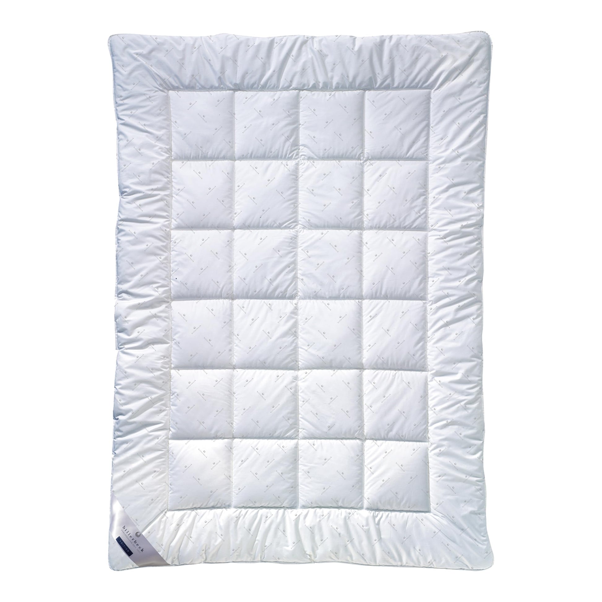 billerbeck E21 King Faser Ganzjahresdecke - Aloe Vera 135x200 cm: Rechteckige, weiße Faserdecke für ganzjährigen Schlafkomfort.