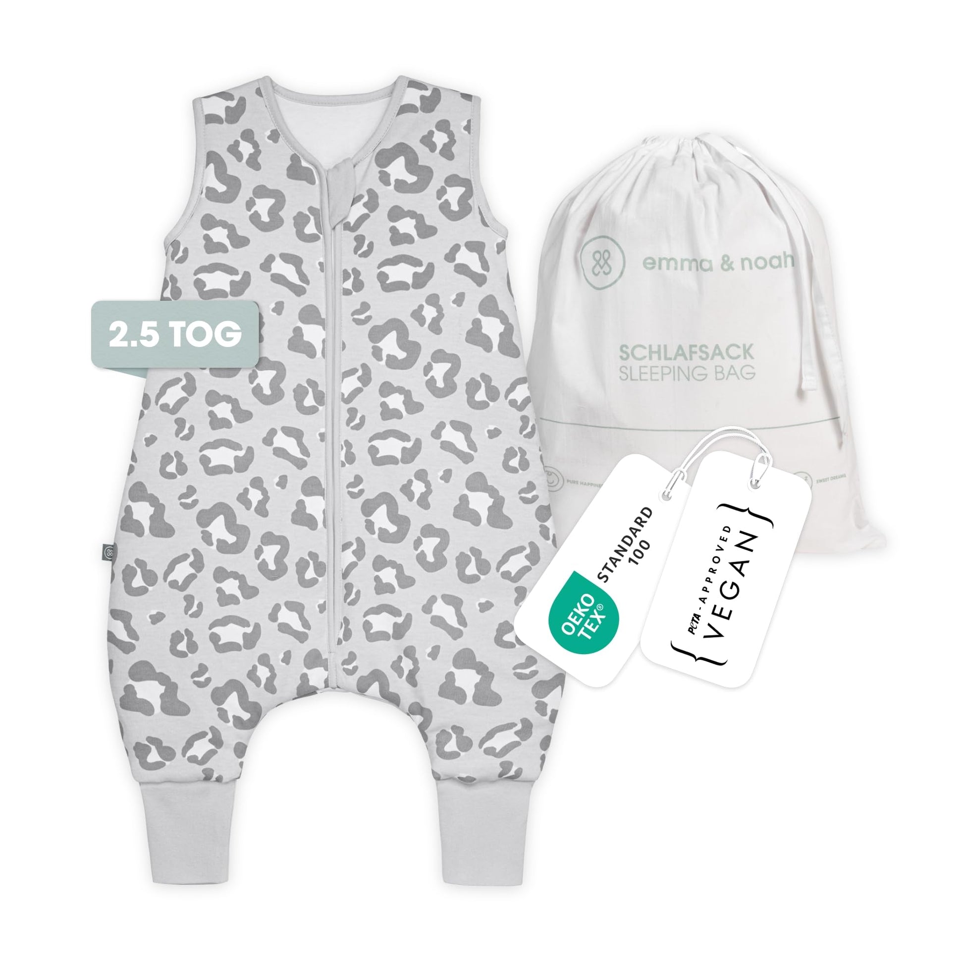 emma & noah Baby Schlafsack mit Füssen 2.5 TOG - Leo Grau 90 cm. Grauer Schlafsack mit Leo-Muster und Füßen. Hält Baby warm, ermöglicht Bewegung.