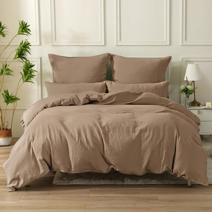 SOULFUL Muslin Baumwoll Bettwäsche Set 135x200 - Dunkler Kaffee. Dunkelbraunes Set aus gekrepptem Musselin, zum Beziehen von Bettdecke und Kissen.