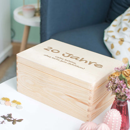 LAUBLUST Holzkiste mit Wunschgravur, Erinnerungsbox aus Kiefernholz