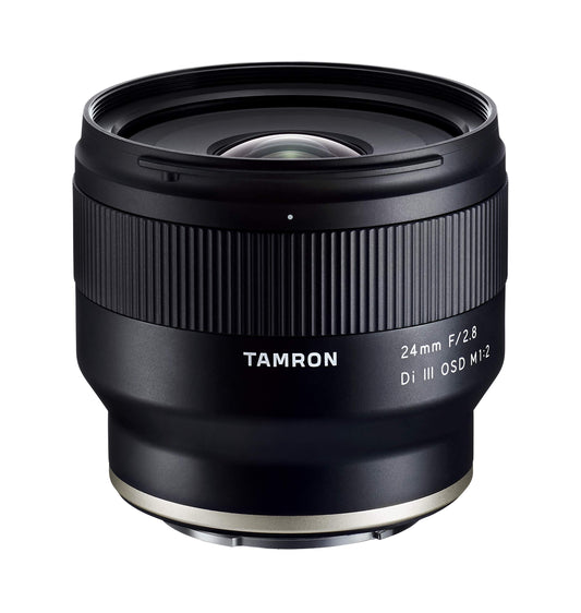 Tamron 24mm F/2.8 Di III OSD M 1:2 Objektiv – Sony E-Mount, ein schwarzes, zylindrisches Weitwinkelobjektiv für Sony E-Mount Kameras.
