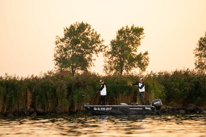 Abu Garcia MAX X Raubfisch Baitcast Combo - Black/Red