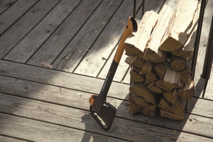 Fiskars X10-S Universalaxt – 44 cm, Schwarz/Orange