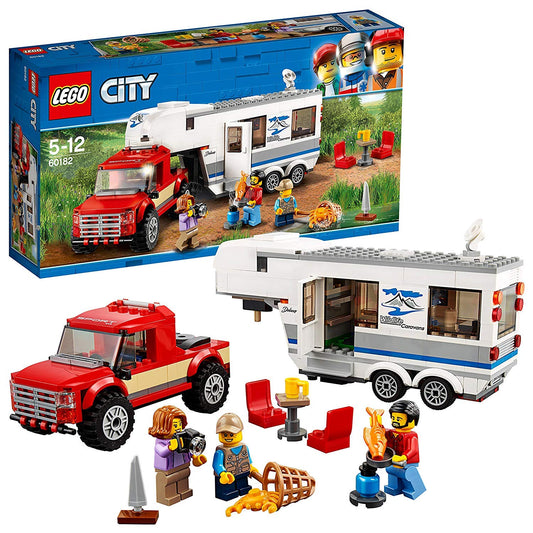 LEGO 60182 City Great Vehicles Pickup & Wohnwagen Set. Gelber Pickup mit offener Ladefläche, weißer Wohnwagen. Ideal für Camping-Rollenspiele.
