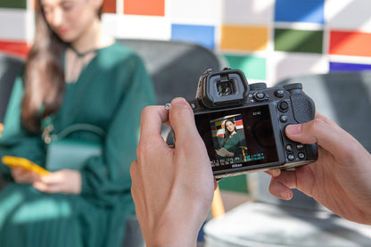 Nikon Z 5 Vollformat-Kamera mit 24-50mm VR Objektiv