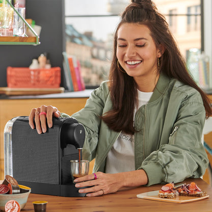 Tchibo Cafissimo Pure Plus Kapselmaschine inkl. 30 Kapseln, Schwarz