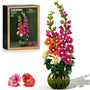 CUBIMANA Botanicals Alcea Rosea Blumen Bauset mit Vase, 974 Teile – zwei Blütenstiele in dunkelgrüner Bausteinvase