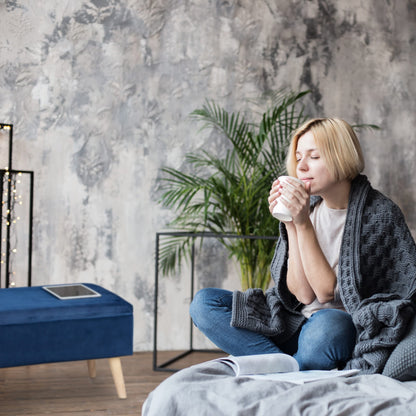 Relaxdays Sitzbank Samt Creme - Truhenbank Flur