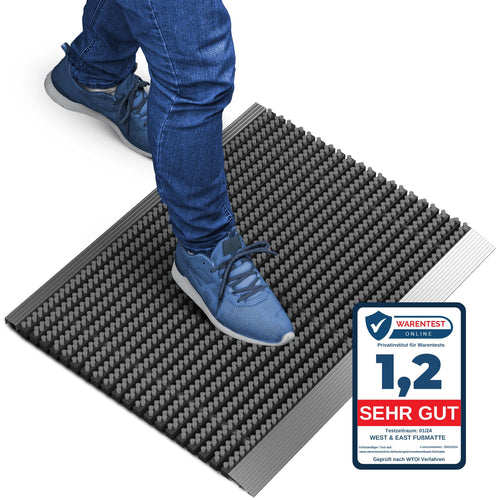 Premium Aluminium Schmutzfangmatte Bürsten - Grau 40x60 cm. Rechteckige, graue Matte mit Aluminiumprofilen und Bürsten fängt Schmutz im Eingangsbereich ab.