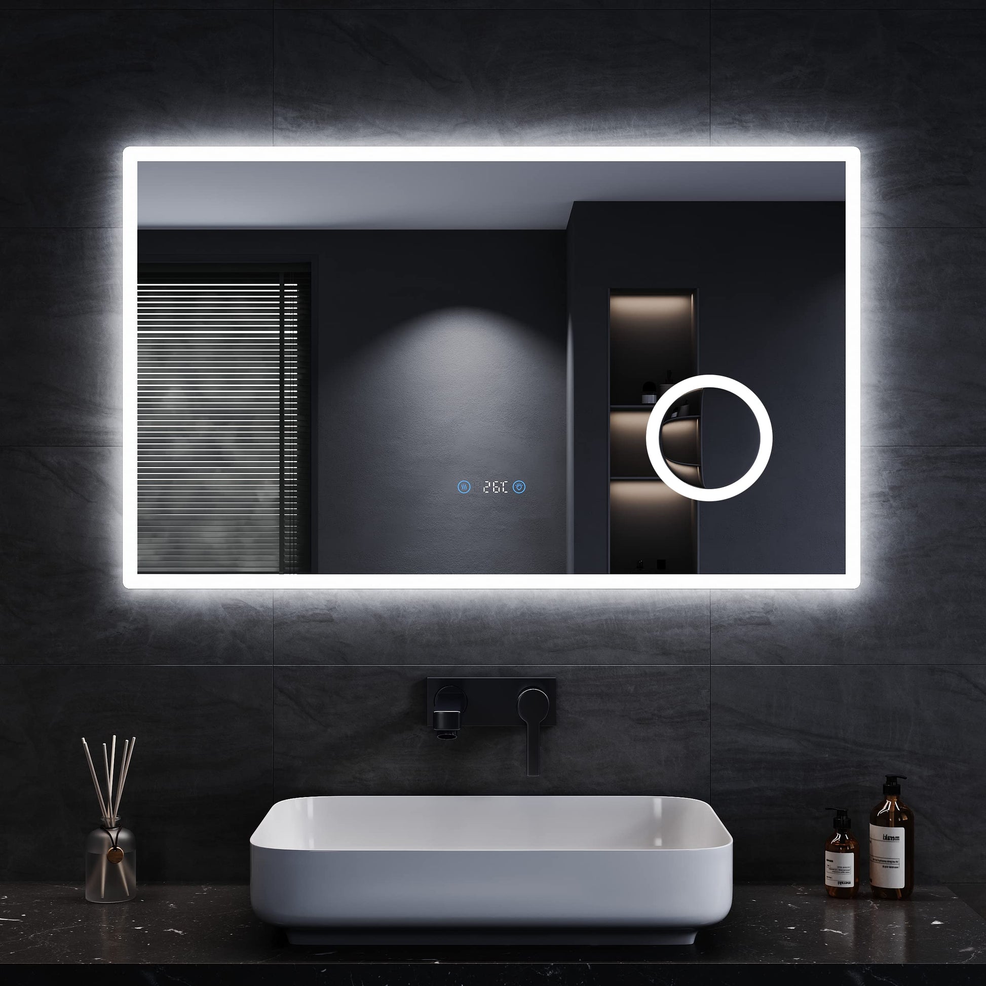 SONNI LED Lichtspiegel 100x60cm, rechteckig. Bietet 3 Lichtfarben, Uhr, Vergrösserung und erleichtert präzise Gesichts- und Körperpflege.