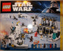 LEGO Star Wars Hoth Echo Base – Konstruktions-Set 7879: Eine Basis aus blauen und weißen Bausteinen mit Minifiguren. Zum Nachbau einer Szene aus Star Wars Hoth.