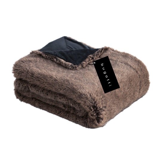 bugatti Kunstfell Kuscheldecke 150x200 cm Dunkelbraun. Dunkelbraune Kunstfelldecke zum Wärmen und Schaffen von Gemütlichkeit.