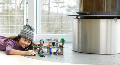 LEGO Minecraft Abenteuer in den Felsen Spielset – 21147